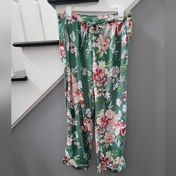 Cupcakes & Cashmere Pajama Set Women Med Green Floral Button Up Pockets - Picture 4 of 6